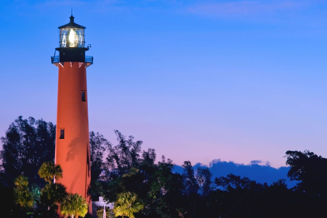 Jupiter Inlet Lighthouse at dusk